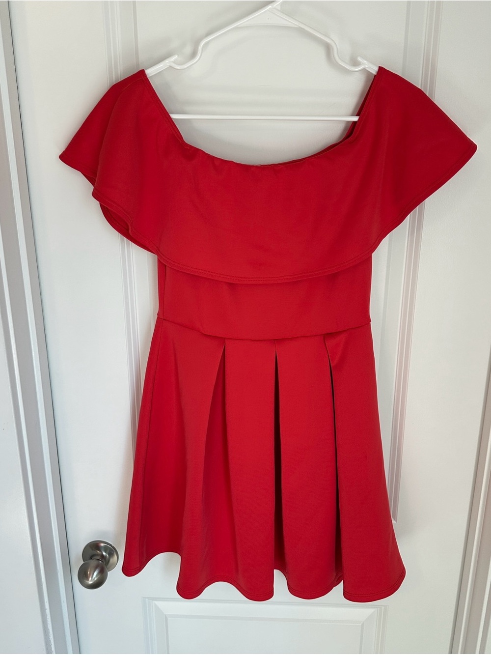 Charlotte Russe Red Off-Shoulder Pleated Skater Dress Size Small